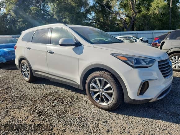 2017 Hyundai Santa Fe SE with VIN KM8SM4HFXHU172582, listed as a Copart auction lot 82678155 with 69,682 mi miles and Clean title. Bid and sale history available at DreamBid. Image 4.