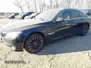 2012 BMW 7 Series 750i xDrive z VIN WBAKC6C56CDX99500, wystawiony jako IAAI lot #41362148 z przebiegiem 116 391 mil mil oraz . Historia ofert i sprzedaży dostępna na DreamBid. Obrazek 2.
