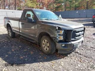 2017 Ford F-150 XL z VIN 1FTMF1E88HKC51000, wystawiony jako IAAI lot #40738846 z przebiegiem 216 822 mil mil oraz . Historia ofert i sprzedaży dostępna na DreamBid. Obrazek 1.