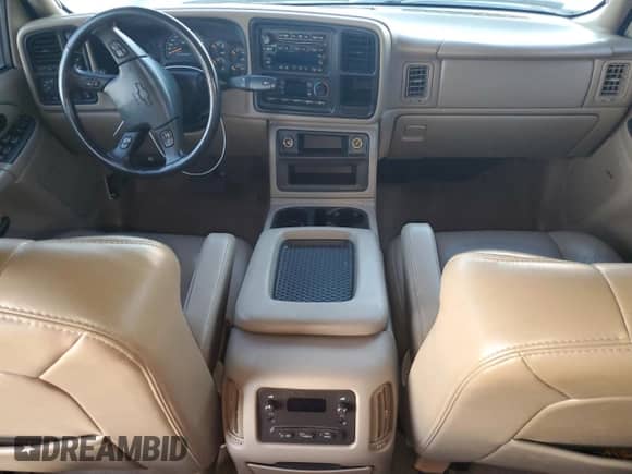 2006 Chevrolet Silverado 2500HD LT3 z VIN 1GCHK23D56F156919, wystawiony jako Copart lot #84831324 z przebiegiem Nie podano mil oraz Nie do naprawy • Non repairable. Historia ofert i sprzedaży dostępna na DreamBid. Obrazek 8.