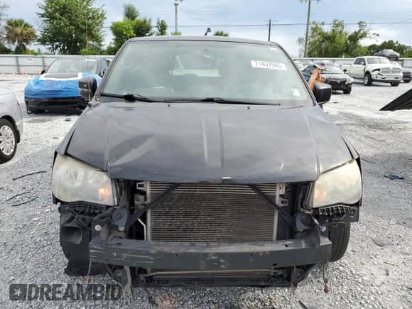 2014 Dodge Grand Caravan SXT 30th Anniversary with VIN 2C4RDGCGXER338483, listed as a Copart auction lot 71407945 with 180,975 mi miles and Salvage title. Bid and sale history available at DreamBid. Image 5.