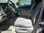 2007 Toyota Tundra SR5 z VIN 5TBET541X7S454852, wystawiony jako Copart lot #61135375 z przebiegiem Nie podano mil oraz Szkoda całkowita • Salvage title. Historia ofert i sprzedaży dostępna na DreamBid. Obrazek 7.