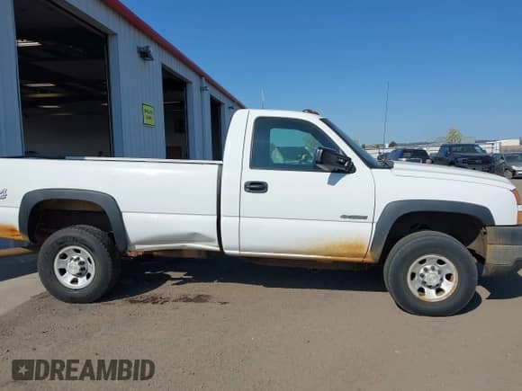 2007 Chevrolet Silverado 3500 SRW Wrk Trk с VIN 1GCHK34UX7E103046, выставлен на аукционе IAAI как лот 42090728 с пробегом 55 376 миль миль и . История ставок и продаж доступна на DreamBid. Изображение 13.