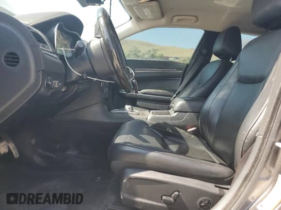 2018 Chrysler 300 Limited с VIN 2C3CCAEG6JH263952, выставлен на аукционе Copart как лот 64142595 с пробегом 80 888 миль миль и Списание • Salvage title. История ставок и продаж доступна на DreamBid. Изображение 7.