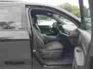2025 Chevrolet Traverse AWD LT z VIN 1GNEVGRS6SJ144693, wystawiony jako IAAI lot #43160982 z przebiegiem 26 364 mil mil oraz . Historia ofert i sprzedaży dostępna na DreamBid. Obrazek 5.