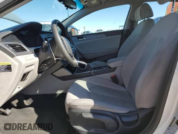 2016 Hyundai Sonata SE с VIN 5NPE24AF5GH388365, выставлен на аукционе Copart как лот 87454265 с пробегом 155 864 миль миль и Чистый • Clean title. История ставок и продаж доступна на DreamBid. Изображение 7.