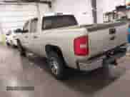 2007 Chevrolet Silverado 1500 1LT z VIN 2GCEK13M671528449, wystawiony jako IAAI lot #42637751 z przebiegiem 280 683 mil mil oraz . Historia ofert i sprzedaży dostępna na DreamBid. Obrazek 3.