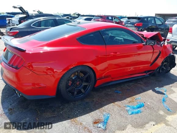 2016 Ford Mustang Shelby GT350 z VIN 1FA6P8JZ9G5524090, wystawiony jako IAAI lot #41824242 z przebiegiem Nie podano mil oraz . Historia ofert i sprzedaży dostępna na DreamBid. Obrazek 4.
