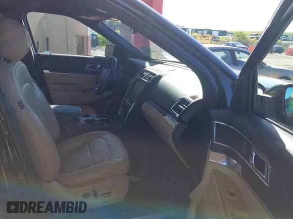 2017 Ford Explorer Limited z VIN 1FM5K7F8XHGC75136, wystawiony jako IAAI lot #43440453 z przebiegiem 122 807 mil mil oraz . Historia ofert i sprzedaży dostępna na DreamBid. Obrazek 5.