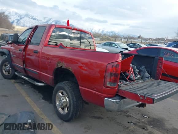 2006 Dodge 2500 SLT z VIN 1D7KS28C96J138139, wystawiony jako IAAI lot #41625505 z przebiegiem 186 173 mil mil oraz . Historia ofert i sprzedaży dostępna na DreamBid. Obrazek 3.