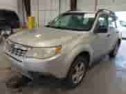 2011 Subaru Forester X z VIN JF2SHBBC9BG723345, wystawiony jako IAAI lot #42633930 z przebiegiem 173 359 mil mil oraz . Historia ofert i sprzedaży dostępna na DreamBid. Obrazek 2.