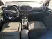 2021 Hyundai Venue SEL z VIN KMHRC8A31MU108577, wystawiony jako Copart lot #69288114 z przebiegiem 76 478 mil mil oraz Szkoda całkowita • Salvage title. Historia ofert i sprzedaży dostępna na DreamBid. Obrazek 8.