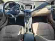 2016 Hyundai Elantra SE z VIN 5NPDH4AE1GH672836, wystawiony jako Copart lot #82008225 z przebiegiem 74 177 mil mil oraz Szkoda całkowita • Salvage title. Historia ofert i sprzedaży dostępna na DreamBid. Obrazek 8.