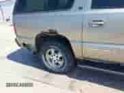 2002 Chevrolet Suburban Z71 z VIN 3GNFK16Z72G205420, wystawiony jako IAAI lot #43216603 z przebiegiem 191 520 mil mil oraz . Historia ofert i sprzedaży dostępna na DreamBid. Obrazek 12.
