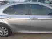 2020 Toyota Camry LE z VIN 4T1C11AK2LU354305, wystawiony jako IAAI lot #43511081 z przebiegiem 125 215 mil mil oraz . Historia ofert i sprzedaży dostępna na DreamBid. Obrazek 14.