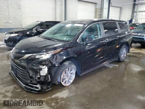 2023 Toyota Sienna XLE с VIN 5TDYRKEC1PS137687, выставлен на аукционе Copart как лот 70701355 с пробегом 21 678 миль миль и Списание • Salvage title. История ставок и продаж доступна на DreamBid. Изображение 1.