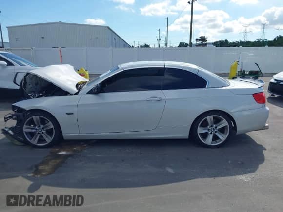 2011 BMW 3 Series 328i с VIN WBADW3C5XBE539754, выставлен на аукционе IAAI как лот 43301527 с пробегом 106 849 миль миль и . История ставок и продаж доступна на DreamBid. Изображение 14.