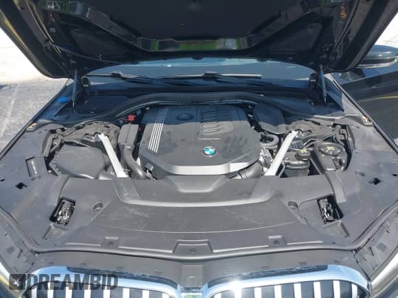 2022 BMW 7 Series 740i z VIN WBA7T2C02NCH73426, wystawiony jako IAAI lot #42641007 z przebiegiem 49 300 mil mil oraz . Historia ofert i sprzedaży dostępna na DreamBid. Obrazek 10.