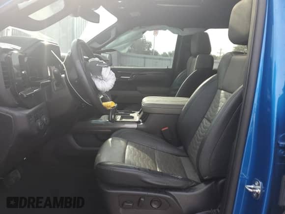 2023 Chevrolet Silverado 1500 ZR2 z VIN 3GCUDHEL0PG215228, wystawiony jako Copart lot #62137075 z przebiegiem 33 353 mil mil oraz Nie do naprawy • Non repairable. Historia ofert i sprzedaży dostępna na DreamBid. Obrazek 7.