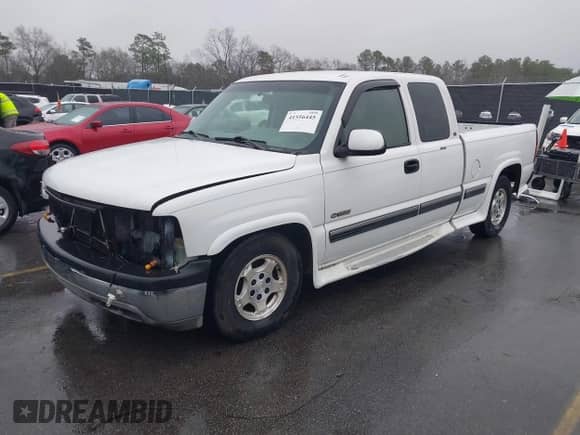 2000 Chevrolet Silverado 1500 LS with VIN 2GCEC19V5Y1274280, listed as a IAAI auction lot 41556445 with 215,935 mi miles and . Bid and sale history available at DreamBid. Image 2.