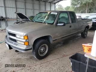 1998 Chevrolet Silverado 2500 с VIN 1GCGC29R9WE216542, выставлен на аукционе Copart как лот 79408934 с пробегом 353 459 миль миль и Списание • Salvage title. История ставок и продаж доступна на DreamBid. Изображение 1.