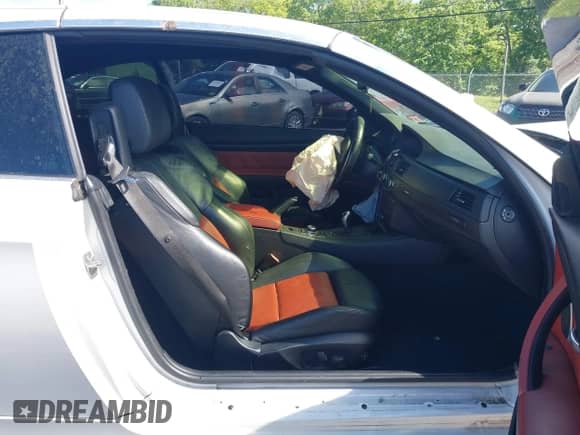 2011 BMW M3 z VIN WBSDX9C53BE783824, wystawiony jako IAAI lot #42284726 z przebiegiem 2 mil mil oraz . Historia ofert i sprzedaży dostępna na DreamBid. Obrazek 5.