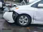 2015 Toyota Sienna LE z VIN 5TDKK3DC8FS596022, wystawiony jako IAAI lot #43447955 z przebiegiem 81 034 mil mil oraz . Historia ofert i sprzedaży dostępna na DreamBid. Obrazek 18.