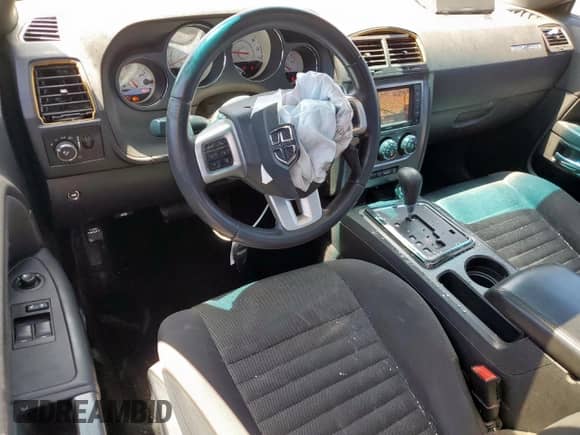 2014 Dodge Challenger R/T Plus with VIN 2C3CDYBT0EH122467, listed as a Copart auction lot 58392365 with 136,793 mi miles and Salvage title. Bid and sale history available at DreamBid. Image 8.