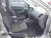 2021 Mitsubishi Outlander ES z VIN JA4ARUAU9MU032344, wystawiony jako IAAI lot #42243380 z przebiegiem 67 896 mil mil oraz . Historia ofert i sprzedaży dostępna na DreamBid. Obrazek 5.