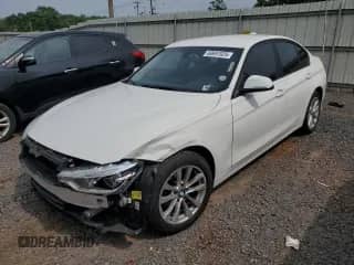 2018 BMW 3 Series 320i xDrive z VIN WBA8E5G57JNU46103, wystawiony jako Copart lot #60697025 z przebiegiem 133 316 mil mil oraz Szkoda całkowita • Salvage title. Historia ofert i sprzedaży dostępna na DreamBid. Obrazek 1.