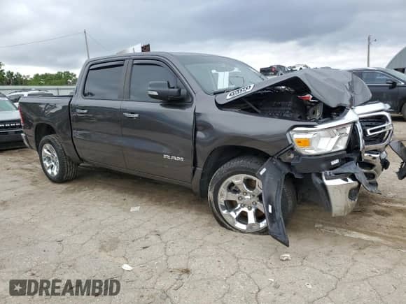 2020 Ram 1500 Big Horn z VIN 1C6SRFFT4LN181329, wystawiony jako Copart lot #58519395 z przebiegiem 60 023 mil mil oraz Szkoda całkowita • Salvage title. Historia ofert i sprzedaży dostępna na DreamBid. Obrazek 4.