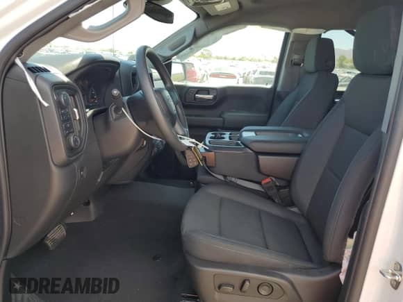 2024 Chevrolet Silverado 1500 Custom Trail Boss z VIN 3GCUDCE87RG454311, wystawiony jako Copart lot #66486955 z przebiegiem 3 402 mil mil oraz Szkoda całkowita • Salvage title. Historia ofert i sprzedaży dostępna na DreamBid. Obrazek 7.