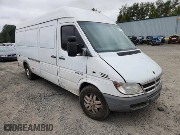 2006 Dodge Sprinter with VIN WD0PD744665962816, listed as a Copart auction lot 72067915 with 153,345 mi miles and Clean title. Bid and sale history available at DreamBid. Image 4.