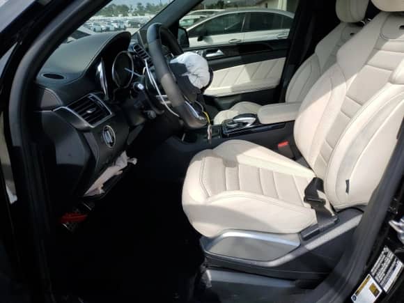 2019 Mercedes-Benz GLS 63 AMG z VIN 4JGDF7FE8KB226091, wystawiony jako Copart lot #66453705 z przebiegiem 58 954 mil mil oraz Szkoda całkowita • Salvage title. Historia ofert i sprzedaży dostępna na DreamBid. Obrazek 7.