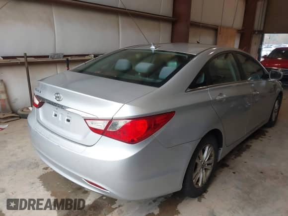 2013 Hyundai Sonata GLS с VIN 5NPEB4AC2DH683361, выставлен на аукционе IAAI как лот 43563985 с пробегом 167 685 миль миль и . История ставок и продаж доступна на DreamBid. Изображение 4.