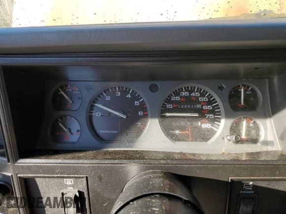 1991 Jeep Grand Cherokee with VIN 1J4FJ88S0ML538613, listed as a Copart auction lot 41988445 with 226,549 mi miles and Clean title. Bid and sale history available at DreamBid. Image 9.