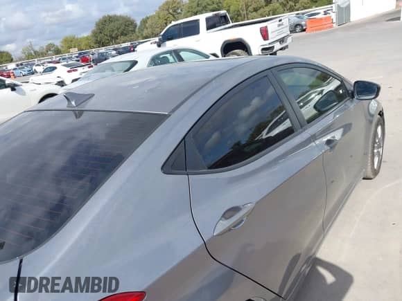 2012 Hyundai Elantra GLS z VIN KMHDH4AE5CU276498, wystawiony jako IAAI lot #43394364 z przebiegiem 179 802 mil mil oraz . Historia ofert i sprzedaży dostępna na DreamBid. Obrazek 6.