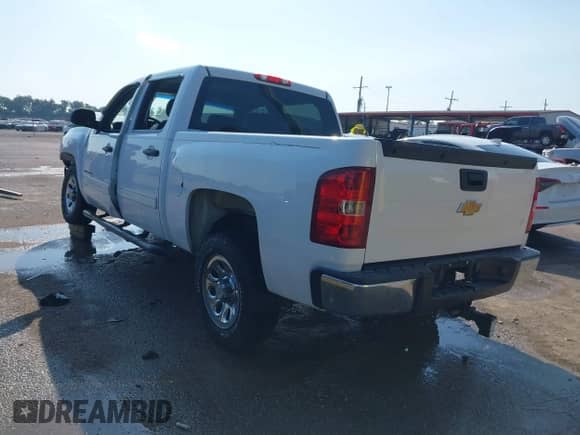 2013 Chevrolet Silverado 1500 LS z VIN 3GCPCREA1DG201452, wystawiony jako IAAI lot #43183933 z przebiegiem 217 889 mil mil oraz . Historia ofert i sprzedaży dostępna na DreamBid. Obrazek 3.