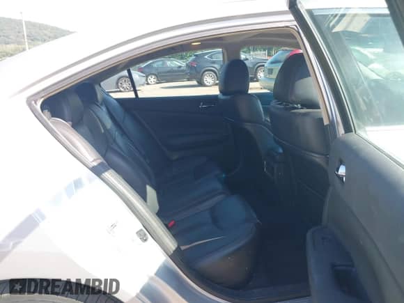 2014 Nissan Maxima SV z VIN 1N4AA5APXEC487987, wystawiony jako IAAI lot #42965512 z przebiegiem 224 110 mil mil oraz . Historia ofert i sprzedaży dostępna na DreamBid. Obrazek 8.