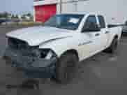 2012 Ram 1500 Express z VIN 1C6RD7FT8CS225966, wystawiony jako IAAI lot #43181465 z przebiegiem 347 015 mil mil oraz . Historia ofert i sprzedaży dostępna na DreamBid. Obrazek 18.