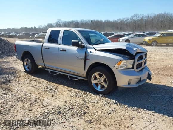 2013 Ram 1500 Tradesman z VIN 1C6RR7FT0DS533829, wystawiony jako IAAI lot #39770104 z przebiegiem 116 840 mil mil oraz . Historia ofert i sprzedaży dostępna na DreamBid. Obrazek 1.