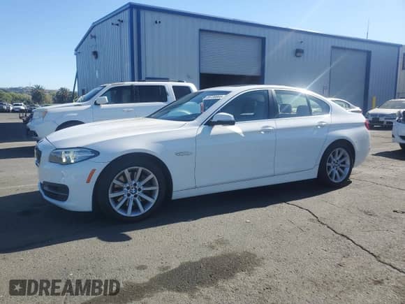 2014 BMW 5 Series 535d z VIN WBAXA5C55ED690650, wystawiony jako Copart lot #85730865 z przebiegiem 95 459 mil mil oraz Czysty tytuł • Clean title. Historia ofert i sprzedaży dostępna na DreamBid. Obrazek 1.