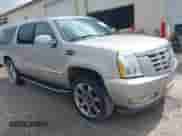2008 Cadillac Escalade ESV с VIN 1GYFK66808R144573, выставлен на аукционе IAAI как лот 42534674 с пробегом 207 556 миль миль и . История ставок и продаж доступна на DreamBid. Изображение 6.