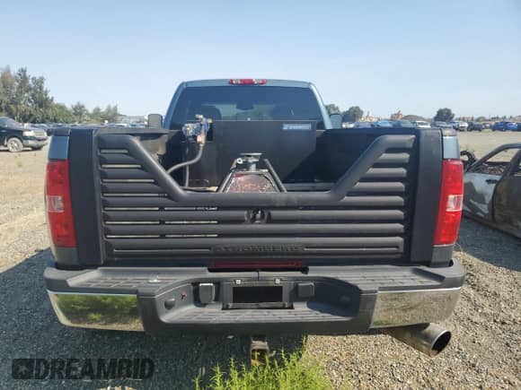 2008 Chevrolet Silverado 3500HD DRW 1LT с VIN 1GCJK39658E153270, выставлен на аукционе Copart как лот 70702905 с пробегом Не указан миль и Списание • Salvage title. История ставок и продаж доступна на DreamBid. Изображение 6.