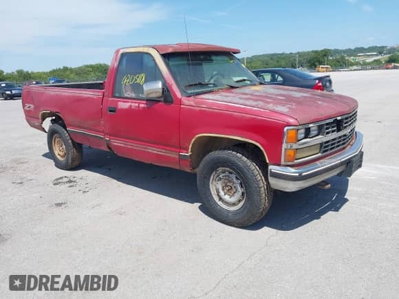 1988 Chevrolet Silverado 2500 с VIN 1GCFK24K5JZ172341, выставлен на аукционе IAAI как лот 42702118 с пробегом 166 380 миль миль и . История ставок и продаж доступна на DreamBid. Изображение 1.