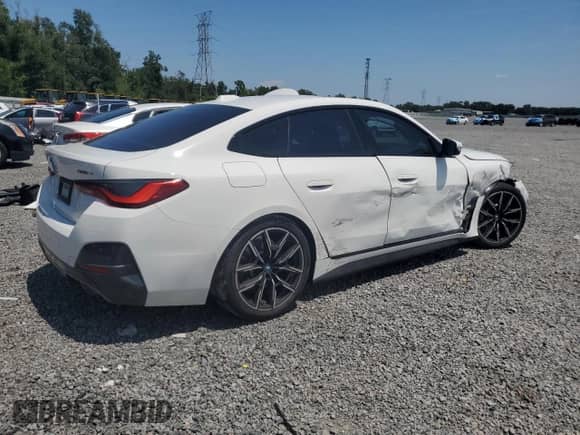 2023 BMW i4 eDrive40 z VIN WBY73AW04PFN68356, wystawiony jako Copart lot #70497945 z przebiegiem 28 545 mil mil oraz Nie do naprawy • Non repairable. Historia ofert i sprzedaży dostępna na DreamBid. Obrazek 3.