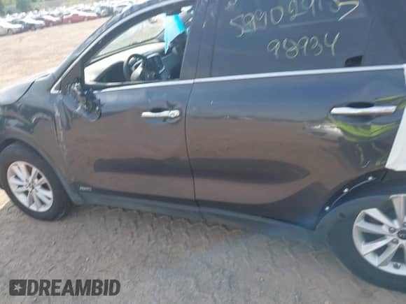 2019 Kia Sorento LX with VIN 5XYPGDA51KG522810, listed as a IAAI auction lot 43000577 with 98,934 mi miles and . Bid and sale history available at DreamBid. Image 14.