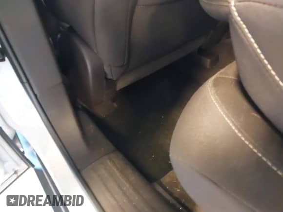 2014 Jeep Cherokee Latitude with VIN 1C4PJMCS8EW198735, listed as a IAAI auction lot 43107933 with 151,394 mi miles and . Bid and sale history available at DreamBid. Image 8.