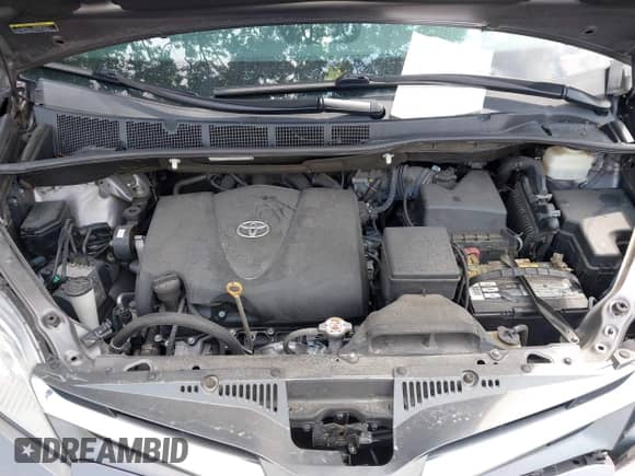 2020 Toyota Sienna XLE Auto Access Seat z VIN 5TDYZ3DCXLS035158, wystawiony jako IAAI lot #42956429 z przebiegiem 106 409 mil mil oraz . Historia ofert i sprzedaży dostępna na DreamBid. Obrazek 10.