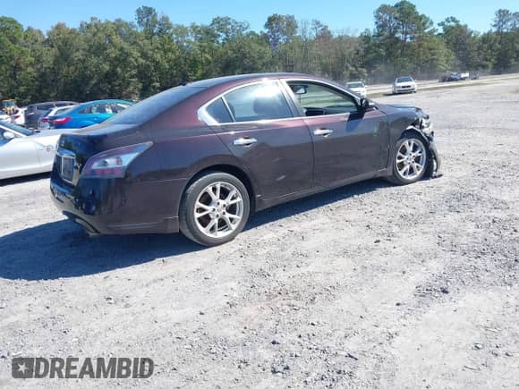 2012 Nissan Maxima SV z VIN 1N4AA5APXCC857848, wystawiony jako IAAI lot #43364936 z przebiegiem 220 353 mil mil oraz . Historia ofert i sprzedaży dostępna na DreamBid. Obrazek 4.